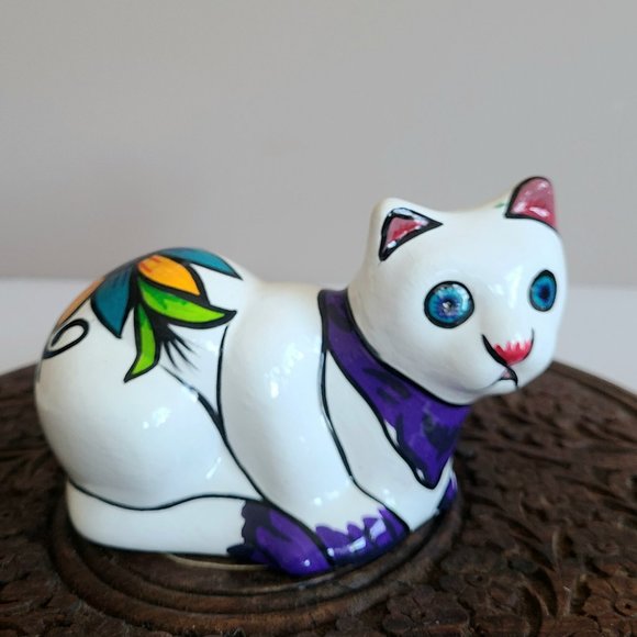 Hand painted ceramic cat. - Picture 2 of 7